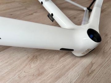 Used Canyon Ultimate CF SLX 8 AXS 2025 Frameset 2025 Road & Gravel, White — image 13 of 17