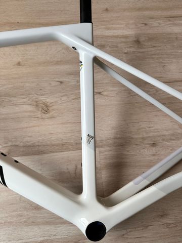 Used Canyon Ultimate CF SLX 8 AXS 2025 Frameset 2025 Road & Gravel, White — image 10 of 17