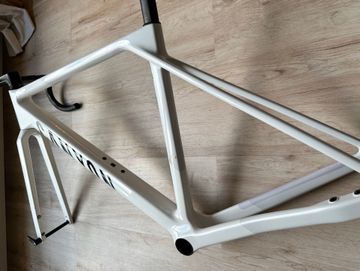 Used Canyon Ultimate CF SLX 8 AXS 2025 Frameset 2025 Road & Gravel, White — image 15 of 17