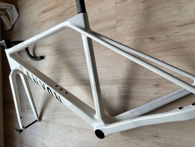 Used Canyon Ultimate CF SLX 8 AXS 2025 Frameset 2025 Road & Gravel, White — image 15 of 17