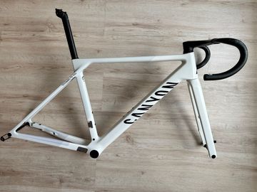 Used Canyon Ultimate CF SLX 8 AXS 2025 Frameset 2025 Road & Gravel, White — image 2 of 17