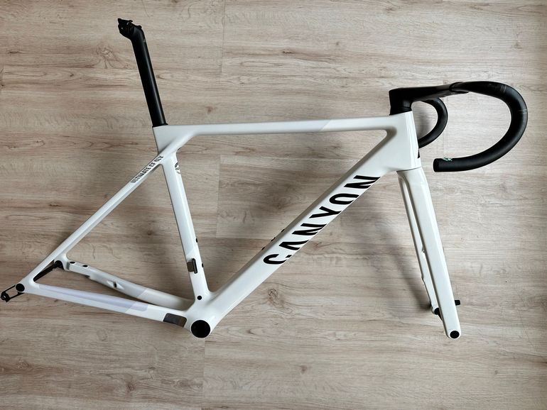 Used Canyon Ultimate CF SLX 8 AXS 2025 Frameset 2025 Road & Gravel, White — image 2 of 17