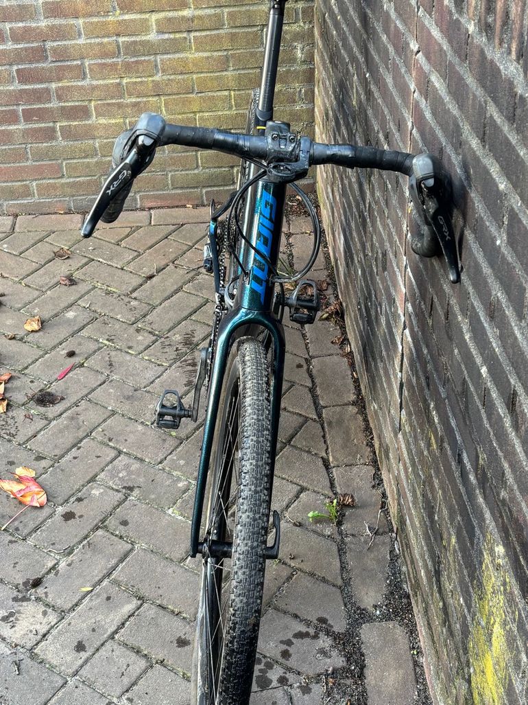Used Giant Revolt Advanced 2 2023 Road & Gravel, Blue — image 6 of 6