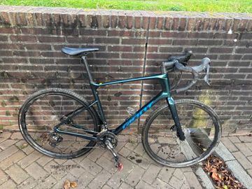 Used Giant Revolt Advanced 2 2023 Road & Gravel, Blue — image 1 of 6