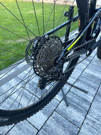Used Kross EARTH 3.0 2022 Mountainbike, Black — image 3 of 12