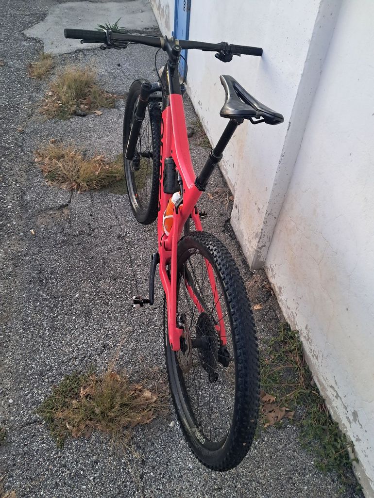 Used Orbea Oiz SRAM X01 Eagle AXS 2022 Mountainbike, Red — image 3 of 3