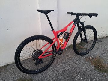 Used Orbea Oiz SRAM X01 Eagle AXS 2022 Mountainbike, Red — image 1 of 3