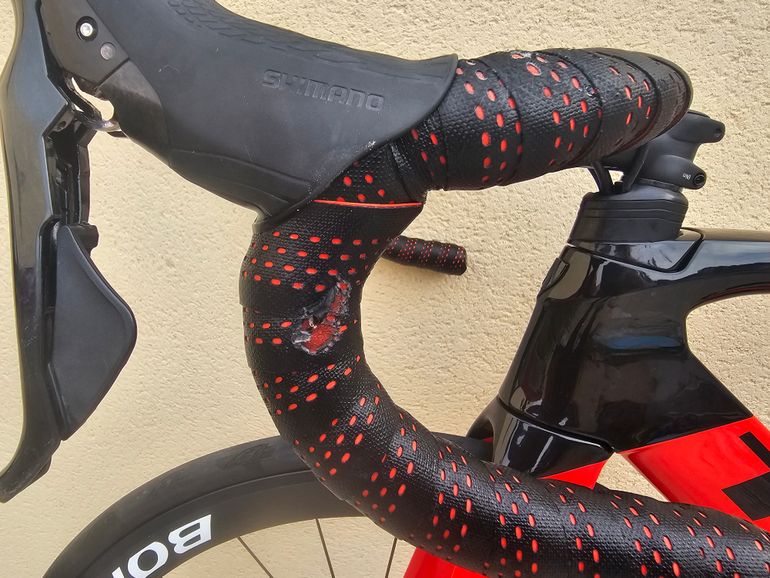 Used Trek Madone SL 6 2021 2021 Road & Gravel, Red — image 8 of 8