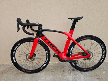 Used Trek Madone SL 6 2021 2021 Road & Gravel, Red — image 2 of 8