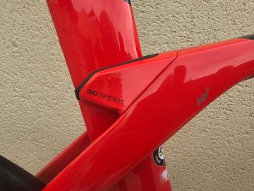Used Trek Madone SL 6 2021 2021 Road & Gravel, Red — image 7 of 8
