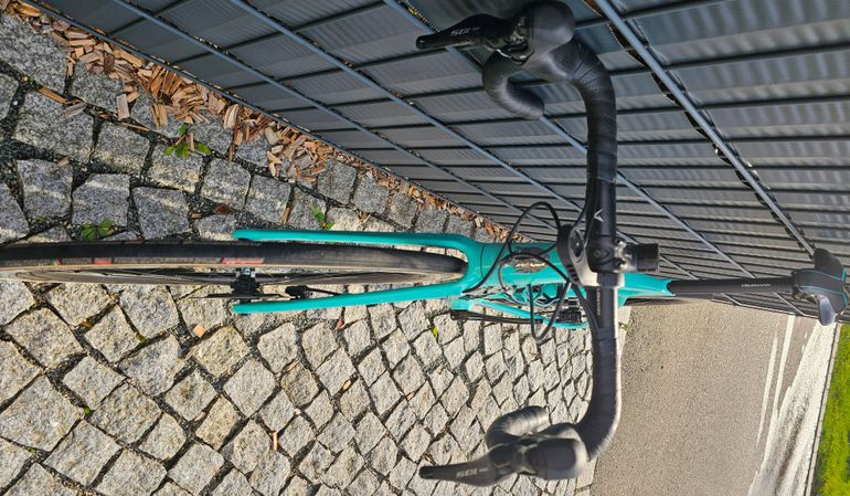 Used Bianchi Sprint 2023 Disc 105 2023 Road & Gravel, Green — image 5 of 9