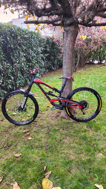 Used YT Industries Capra Shimano Deore XT 2018 Mountainbike, Red — image 1 of 6