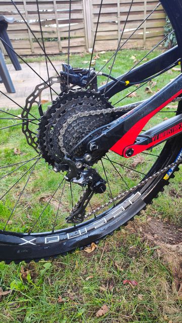 Used YT Industries Capra Shimano Deore XT 2018 Mountainbike, Red — image 6 of 6