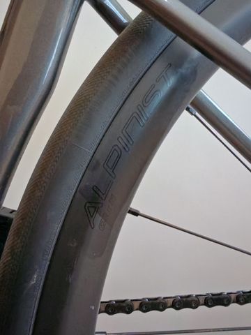 Used Specialized Tarmac SRAM Red eTap AXS 2024 Road & Gravel, Light Gray — image 8 of 8