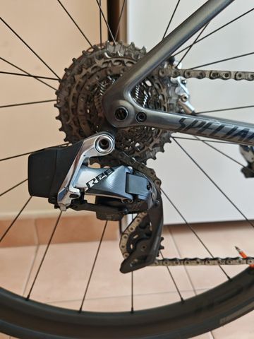 Used Specialized Tarmac SRAM Red eTap AXS 2024 Road & Gravel, Light Gray — image 3 of 8