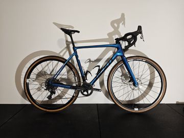 Used Giant TCX, Advanced Pro 2 2021 2021 Road & Gravel, Blue — image 1 of 3