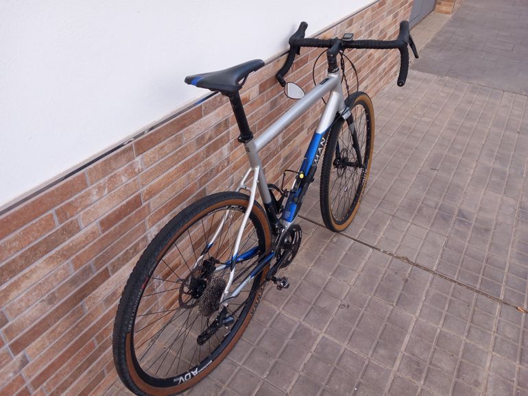 Used Boardman ADV 8.8 2019 2019 Road & Gravel, Light Gray — image 9 of 16