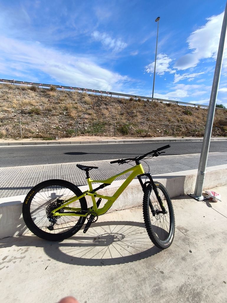 Used Orbea OCCAM SL H20 2025 2025 Mountainbike, Orange, 29 — image 2 of 10