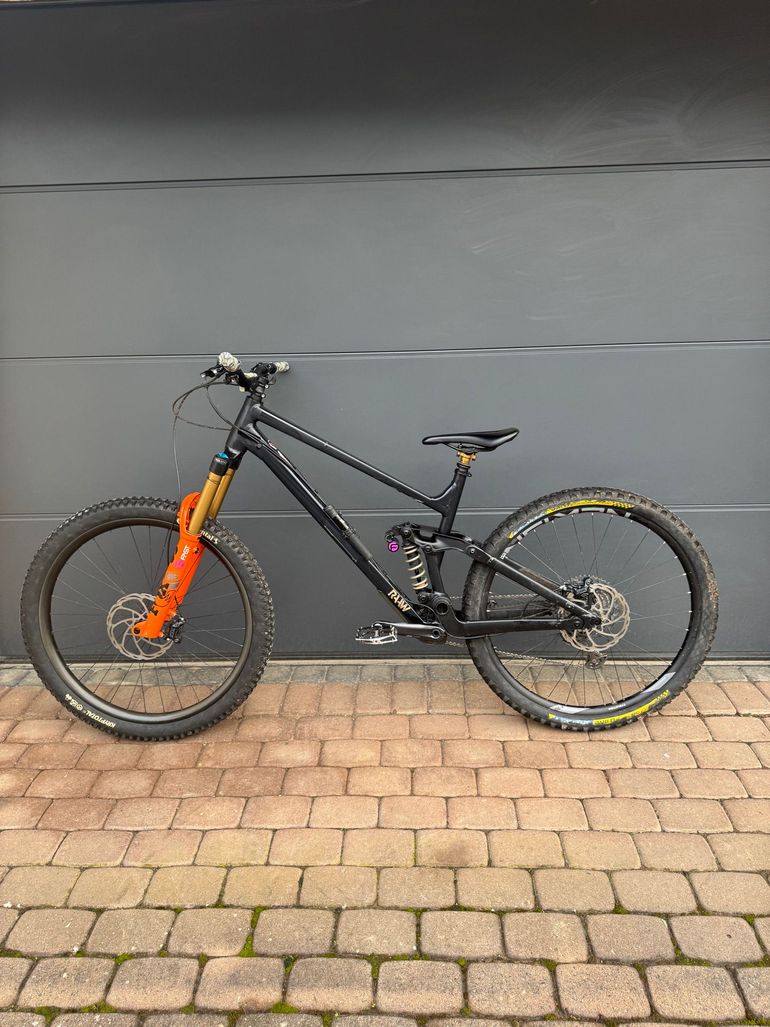 Used RAAW Madonna V2 2020 Mountainbike, Black — image 7 of 12