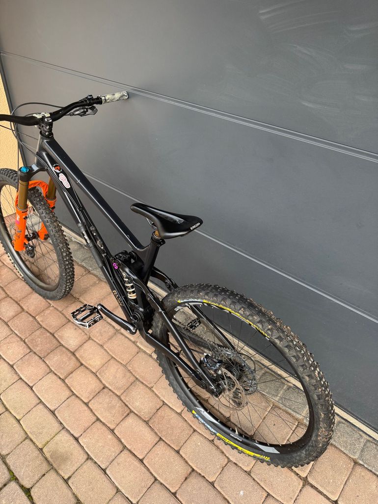 Used RAAW Madonna V2 2020 Mountainbike, Black — image 6 of 12
