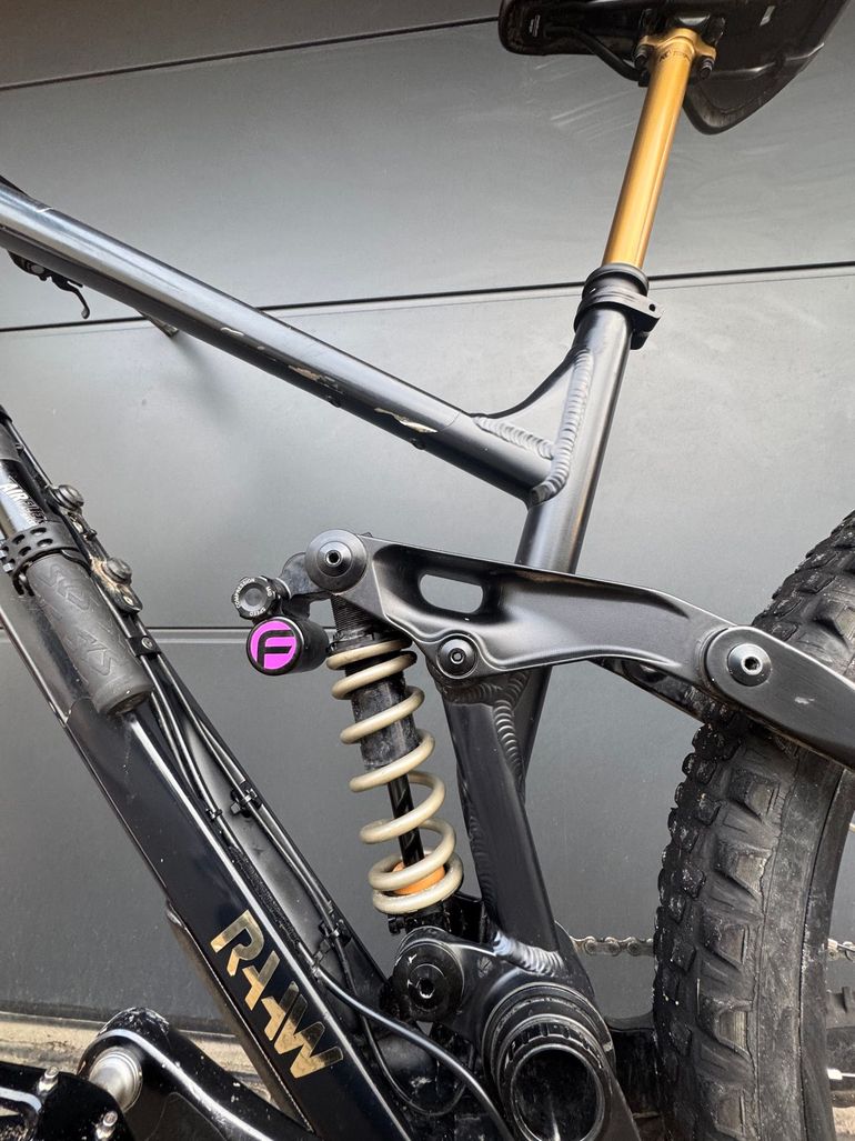Used RAAW Madonna V2 2020 Mountainbike, Black — image 9 of 12