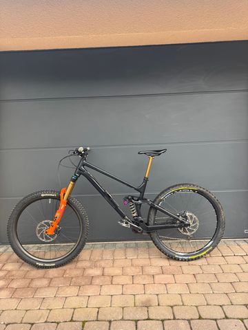 Used RAAW Madonna V2 2020 Mountainbike, Black — image 2 of 12