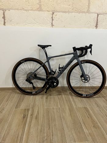 Used Canyon Endurace CF 2025 Road & Gravel