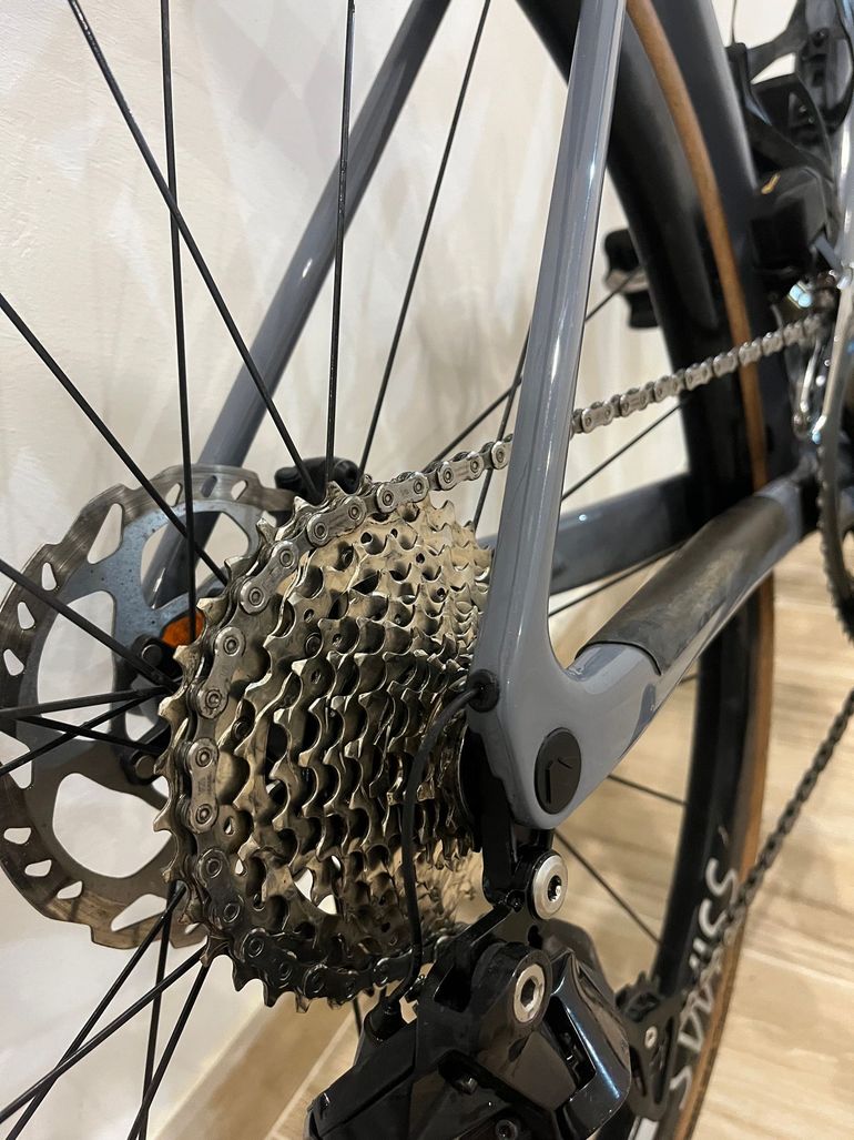 Used Canyon Endurace CF 2025 Road & Gravel, Light Gray — image 3 of 9