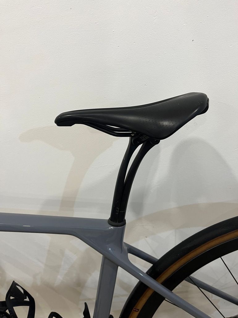 Used Canyon Endurace CF 2025 Road & Gravel, Light Gray — image 5 of 9