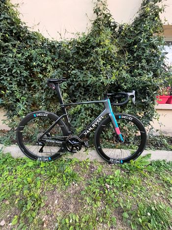 Used Van rysel RCR Pro Replica Dura Ace Di2 Decathlon AG2R Team 2024 2024 Road & Gravel
