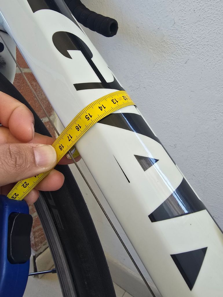 Used Giant Defy Composite 1 2014 2014 Road & Gravel, White — image 8 of 13