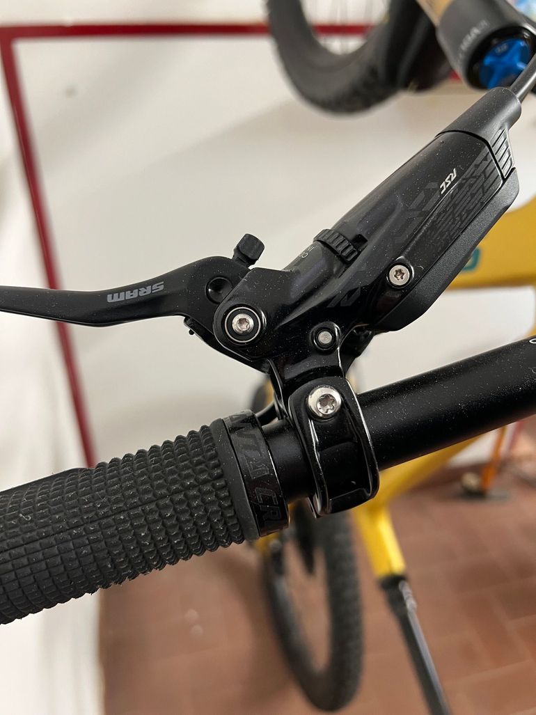Used Santa Cruz Bronson SRAM GX Eagle 2022 Mountainbike, Orange — image 8 of 8