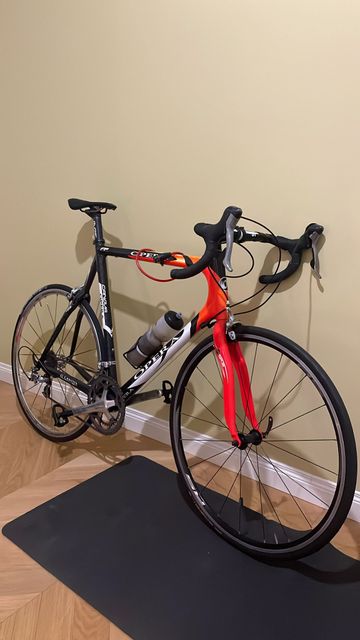 Used Pinarello Opera Canova 2008 Road & Gravel, Red — image 2 of 3