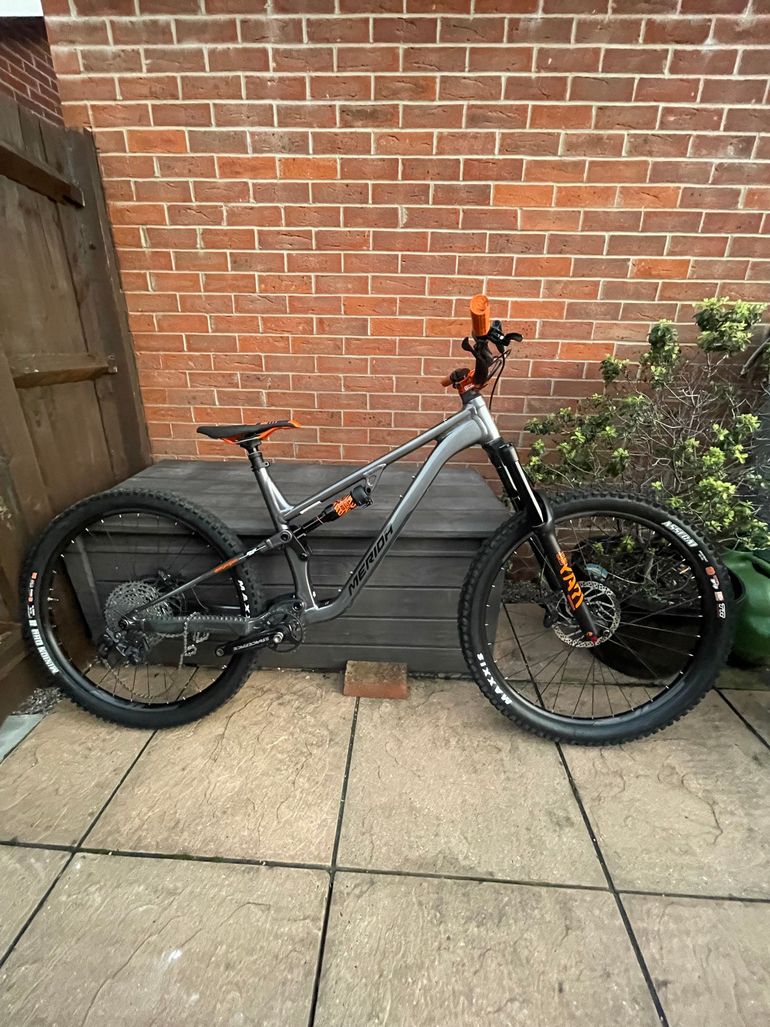 Used Merida ONE-SIXTY 500 2023 2023 Mountainbike, Light Gray, 29, 27.5 — image 1 of 9