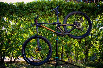 Used Lapierre Spicy CF 6.9 2022 2022 Mountainbike, Purple, 29 — image 2 of 6