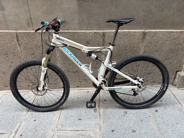 Used Rockrider 9.2 2012 Mountainbike, White — image 2 of 9