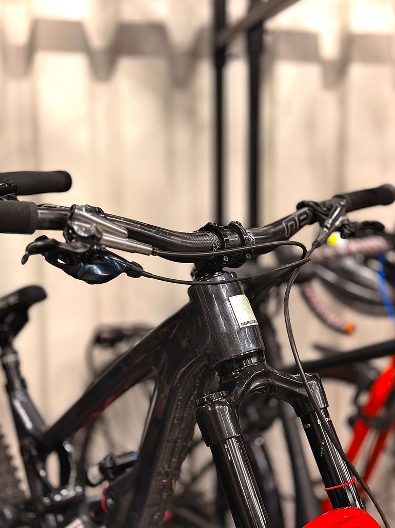 Used Saracen Ariel 2020 Mountainbike, Black, 27.5 (650B) — image 3 of 9