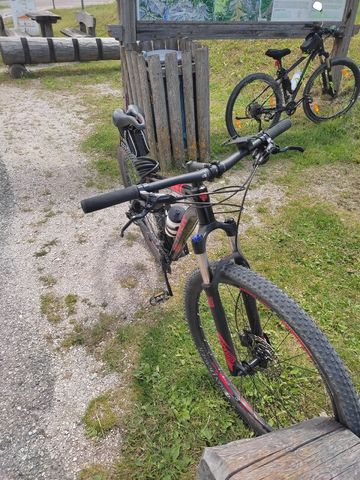 Used Trek X-Caliber 8 2017 2017 Mountainbike, Black, 27.5, 29 — image 5 of 8