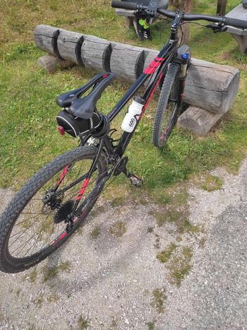 Used Trek X-Caliber 8 2017 2017 Mountainbike — image 3 of 8