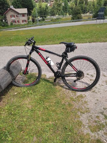 Used Trek X-Caliber 8 2017 2017 Mountainbike, Black, 27.5, 29 — image 8 of 8