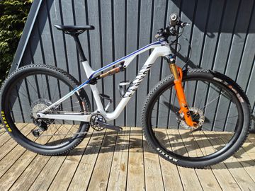 Used Canyon Lux CF SLX 9 TEAM 2022 Frameset 2022 MTB