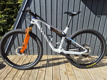 Used Canyon Lux CF SLX 9 TEAM 2022 Frameset 2022 Mountainbike, White, 29 — image 2 of 3