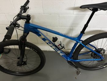Used Trek X-Caliber 8 2022 2022 Mountainbike, Blue, 27.5, 29 — image 10 of 10