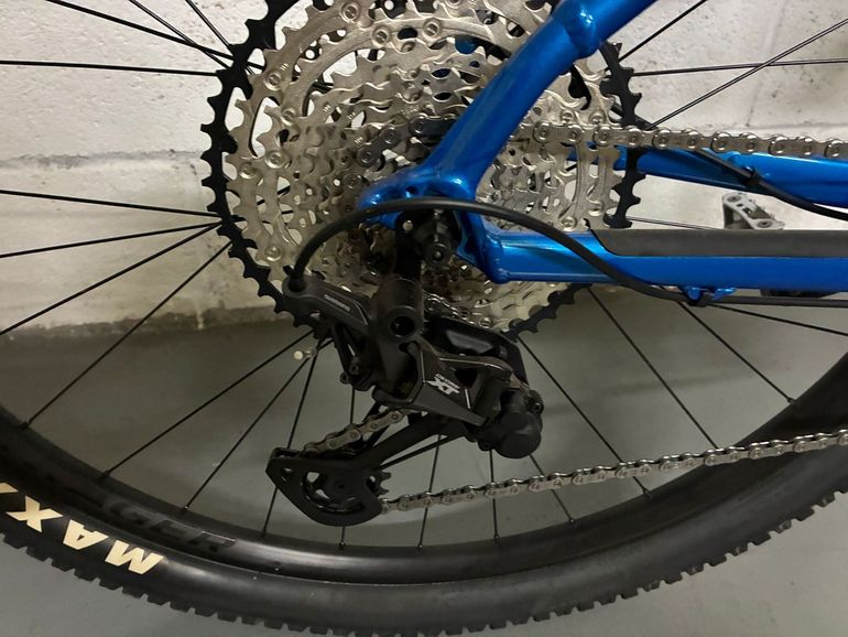 Used Trek X-Caliber 8 2022 2022 Mountainbike, Blue, 27.5, 29 — image 3 of 10