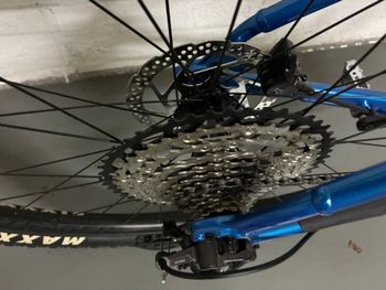 Used Trek X-Caliber 8 2022 2022 Mountainbike, Blue, 27.5, 29 — image 4 of 10