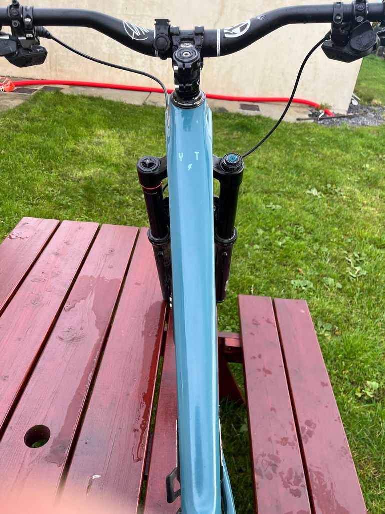 Used YT Industries YT Capra 2024 Mountainbike, Blue — image 6 of 7