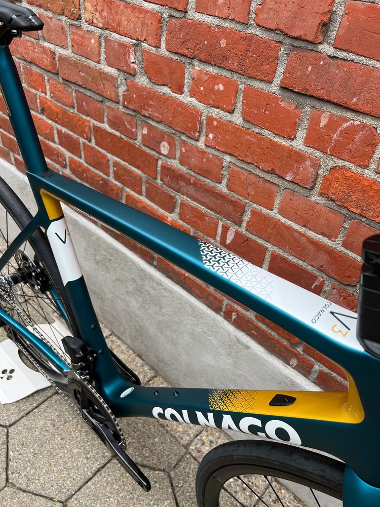 Used Colnago NEW! Colnago V3 Carbon SRAM Rival AXS 12x2/Size 52s (54/55) OSP: 4999,- 2024 Road & Gravel — image 8 of 15