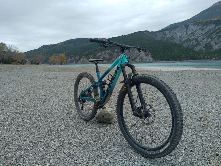 Used Trek Fuel EX 9.7 2020 2020 Mountainbike, Blue, 27.5, 29 — image 2 of 5
