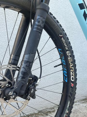 Used Trek Procaliber 9.7 Women's 2017 2017 Mountainbike, Blue, 27.5 (650B) — image 3 of 5