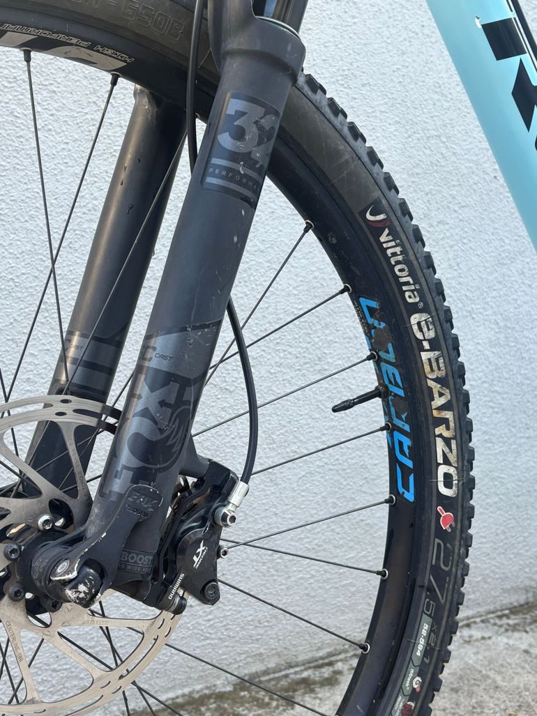 Used Trek Procaliber 9.7 Women's 2017 2017 Mountainbike, Blue, 27.5 (650B) — image 3 of 5